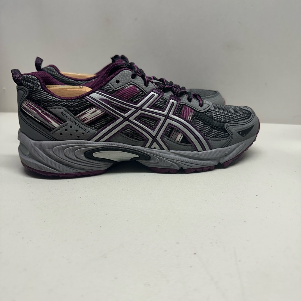ASICS Women's Gray and Purple Trail Running Shoes